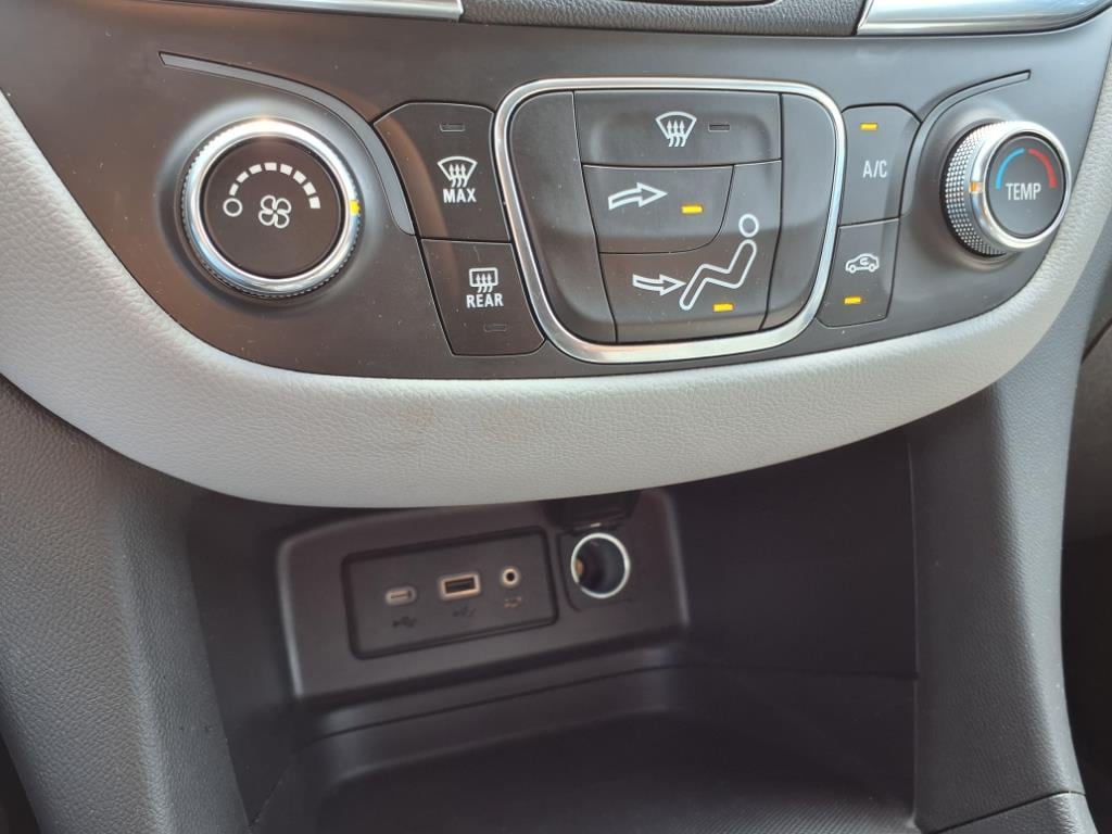 used 2021 Chevrolet Equinox car, priced at $20,995