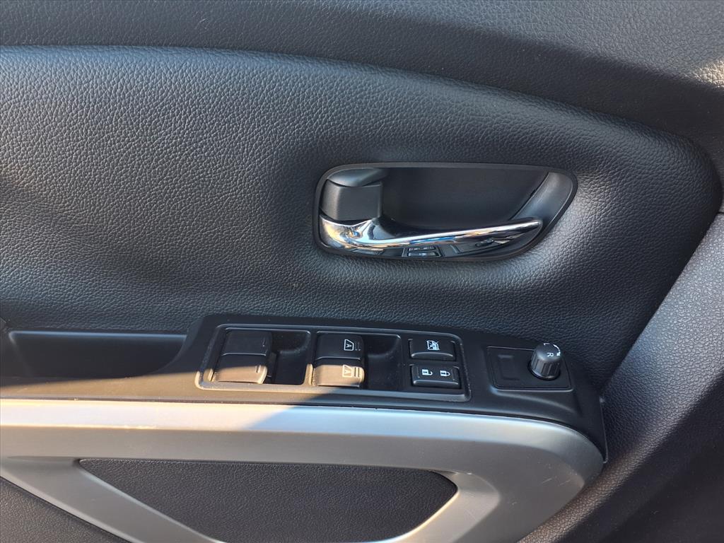 used 2023 Nissan Titan car, priced at $33,777