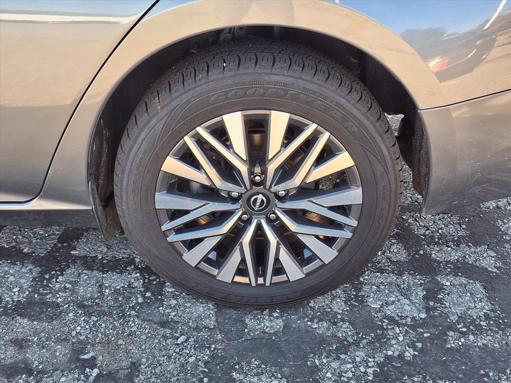 used 2023 Nissan Altima car, priced at $23,999