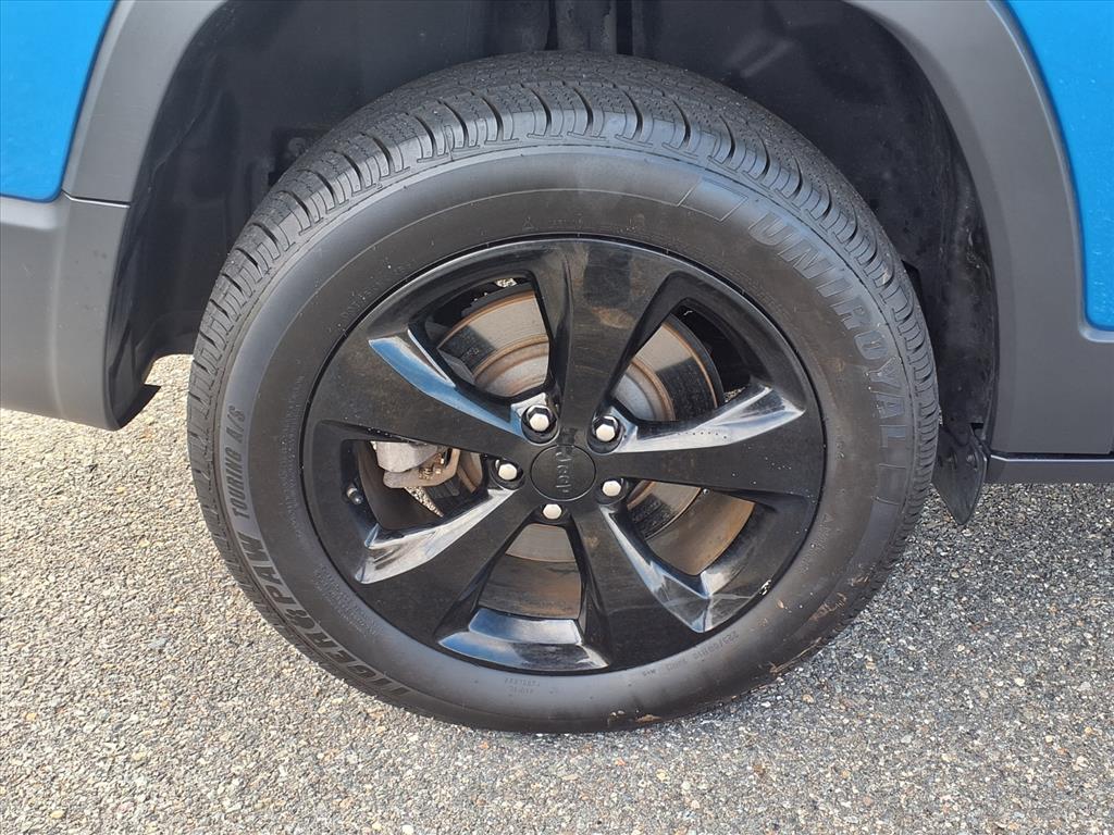 used 2020 Jeep Cherokee car, priced at $23,995