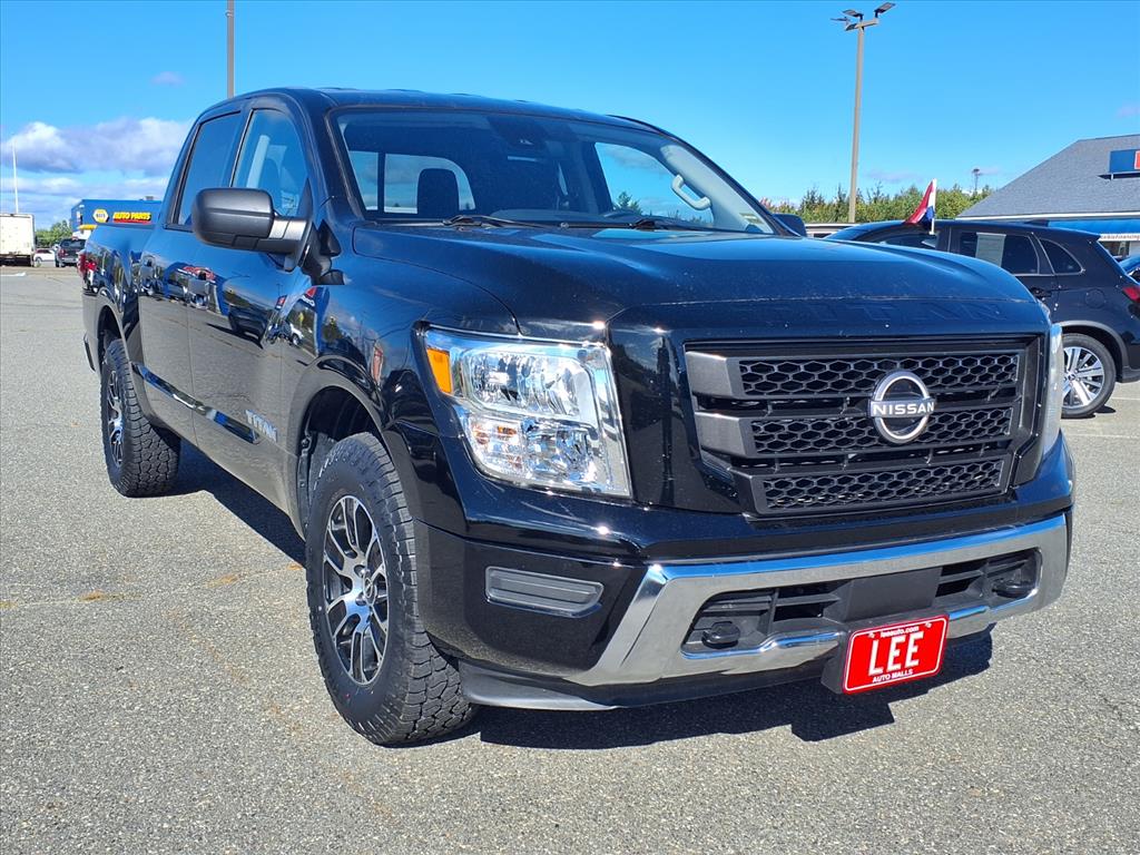 used 2023 Nissan Titan car, priced at $33,777