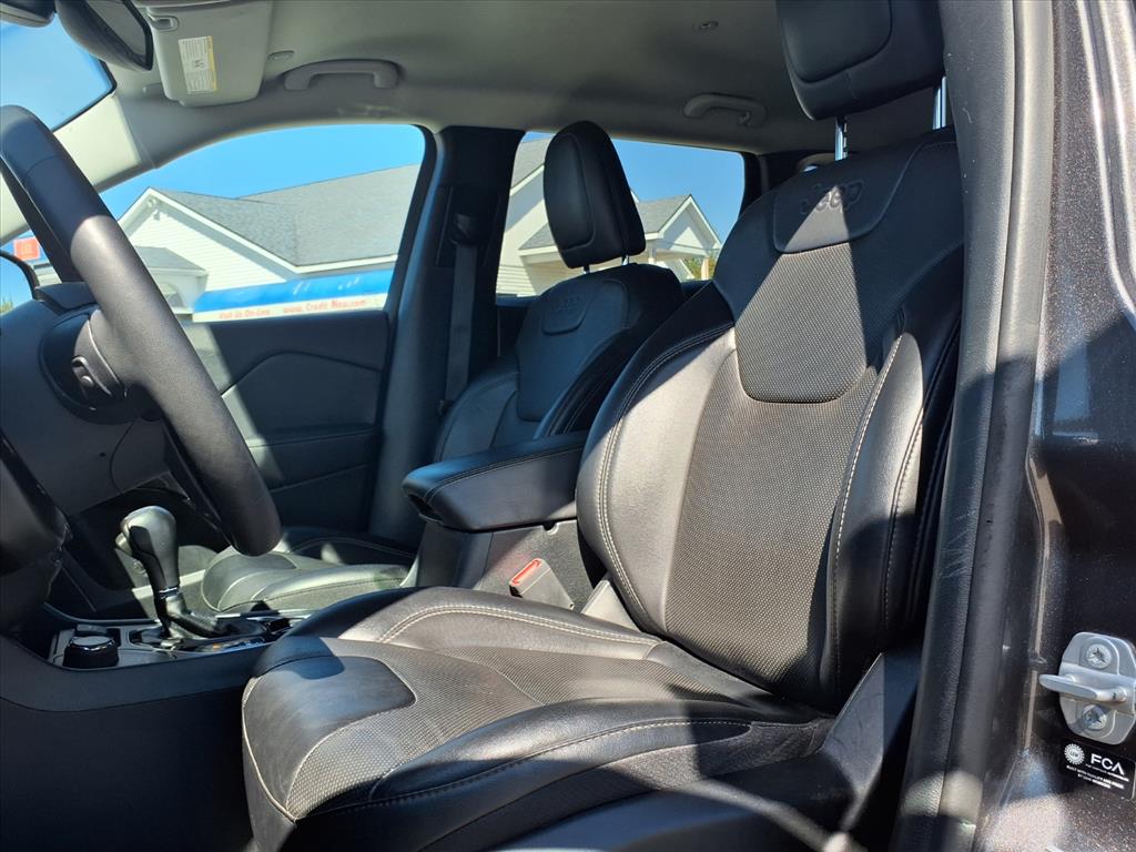 used 2023 Jeep Cherokee car, priced at $25,995