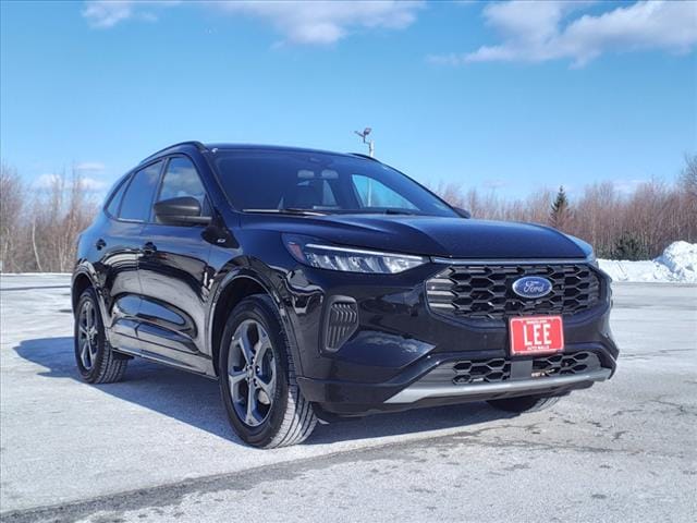 used 2023 Ford Escape car, priced at $25,555