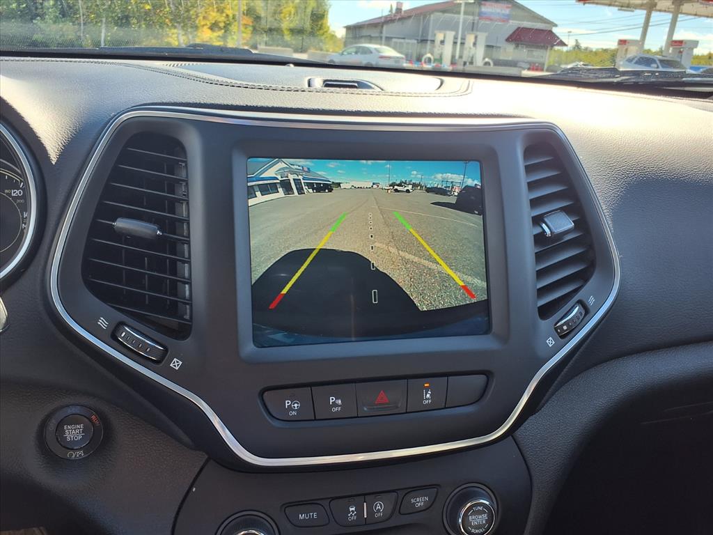 used 2023 Jeep Cherokee car, priced at $24,995
