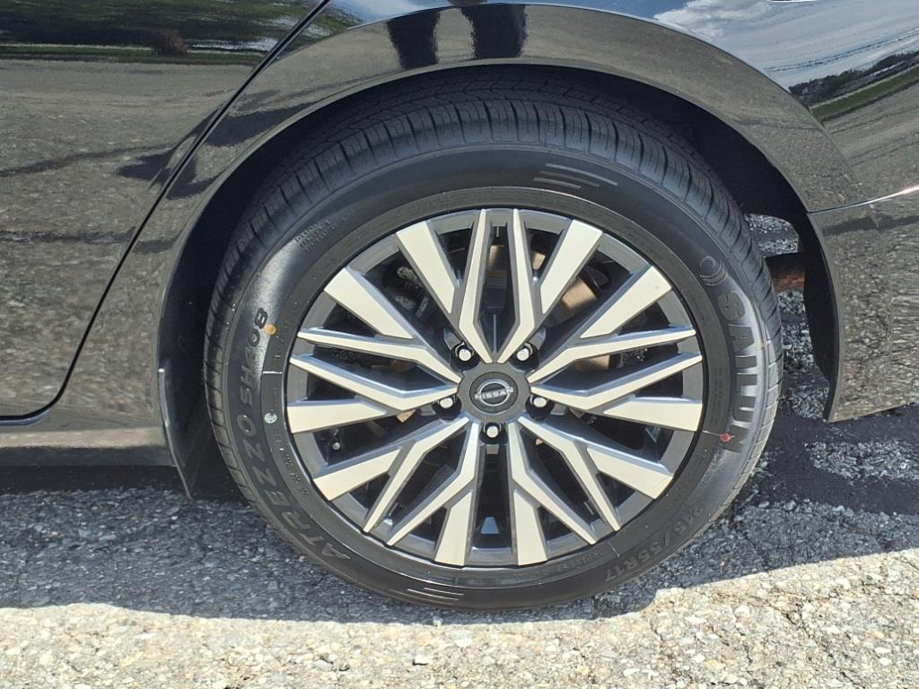 used 2023 Nissan Altima car, priced at $21,999