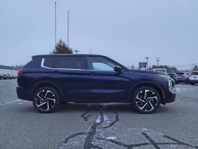 used 2023 Mitsubishi Outlander car, priced at $25,555