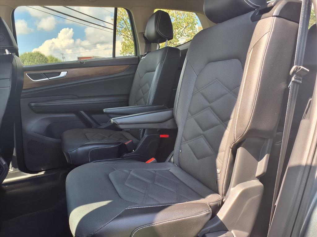 used 2024 Volkswagen Atlas car, priced at $31,999