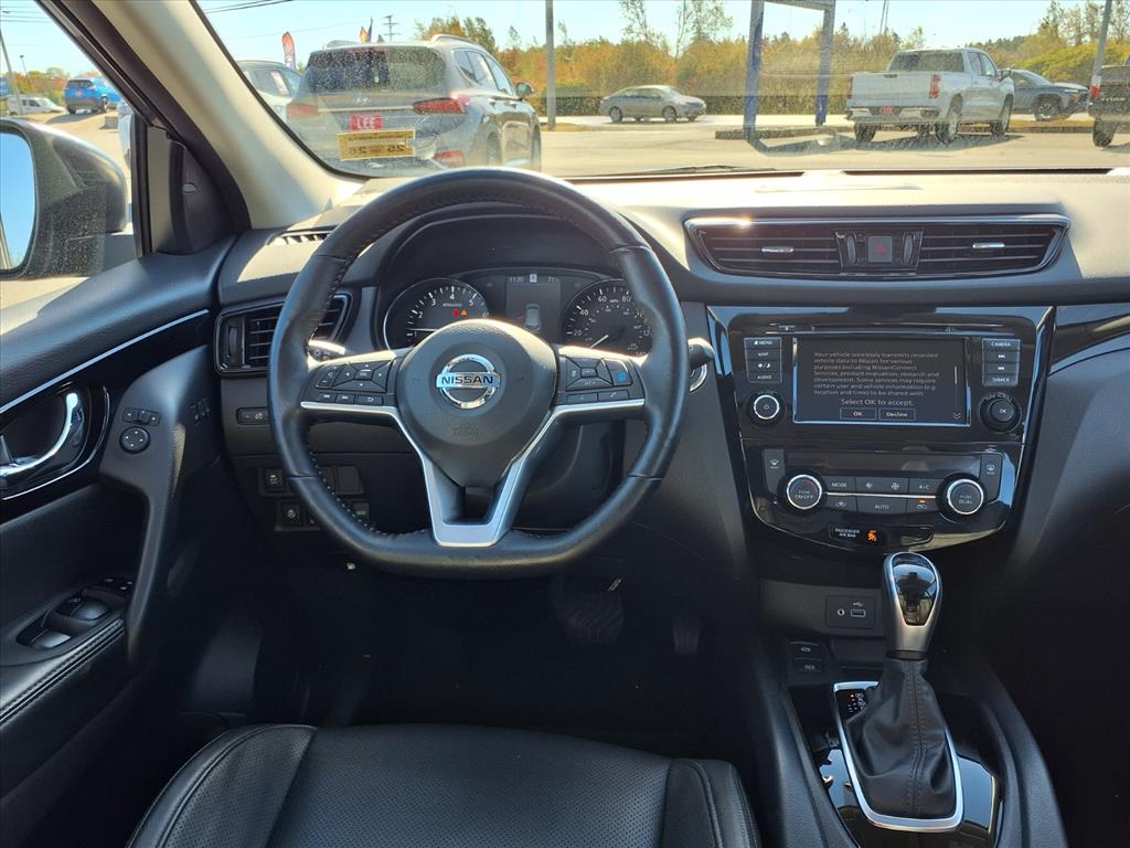 used 2022 Nissan Rogue Sport car, priced at $24,999