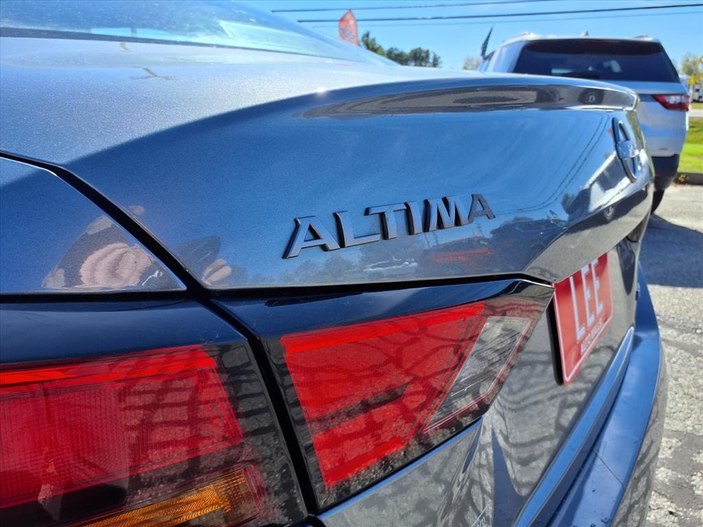 used 2023 Nissan Altima car, priced at $23,999