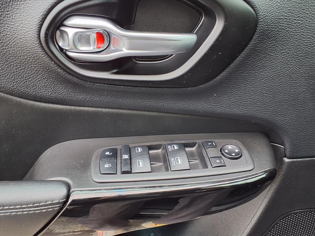 used 2023 Jeep Cherokee car, priced at $25,995