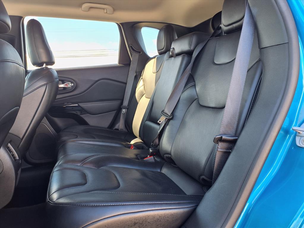 used 2023 Jeep Cherokee car, priced at $24,995