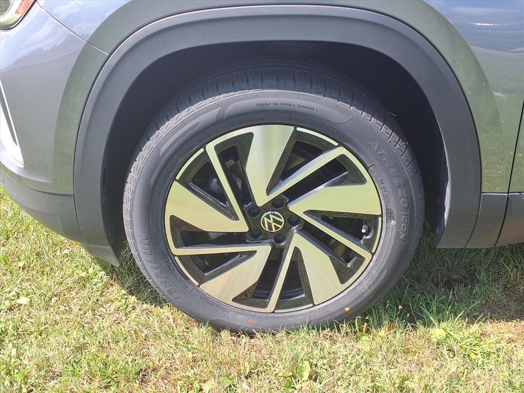 used 2024 Volkswagen Atlas car, priced at $31,999