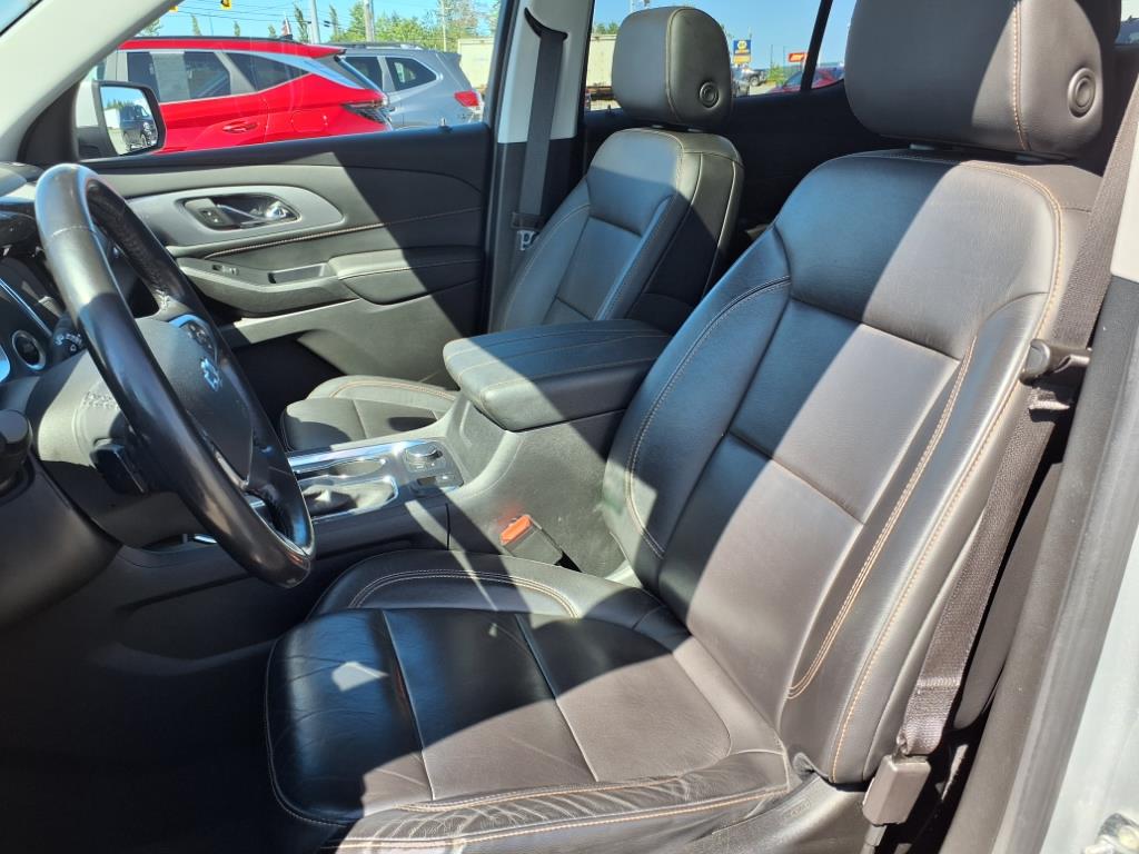 used 2021 Chevrolet Traverse car, priced at $31,777