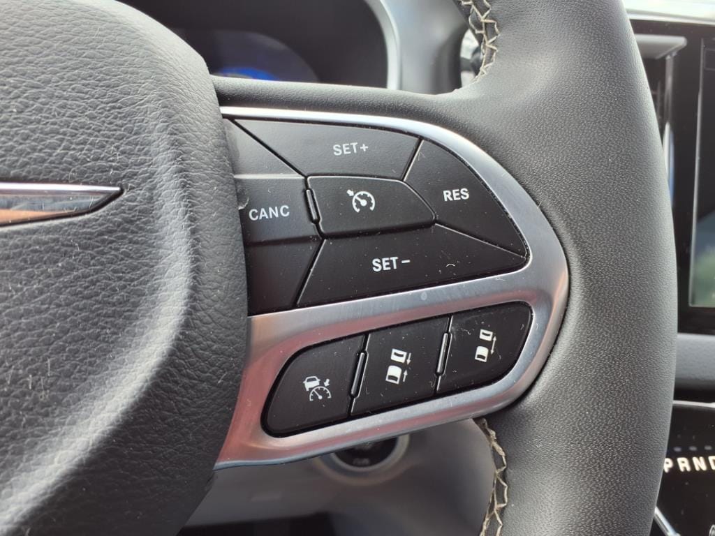 used 2023 Chrysler Pacifica car, priced at $26,995