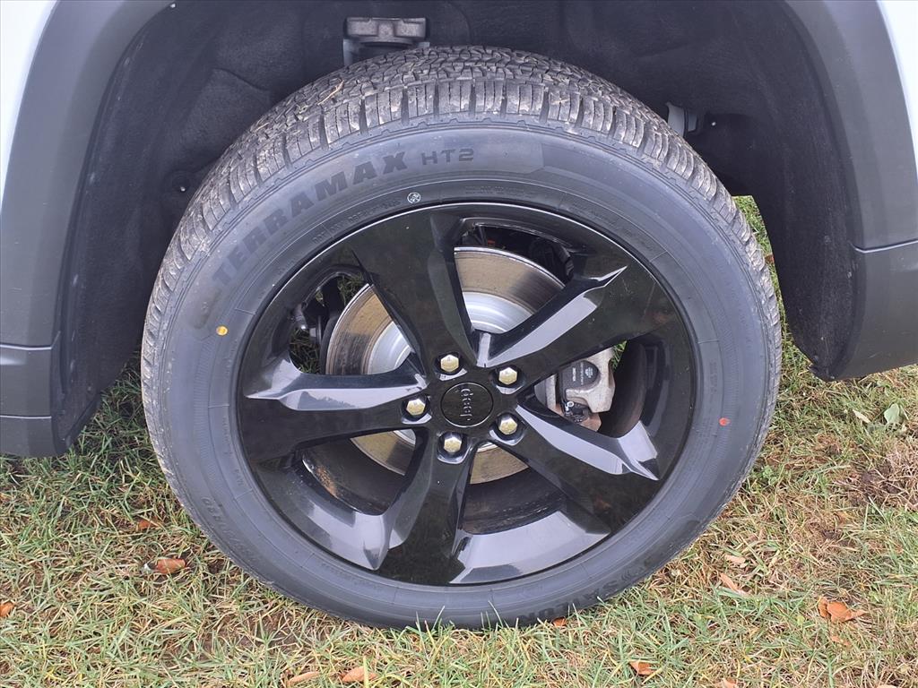 used 2023 Jeep Grand Cherokee L car, priced at $30,999