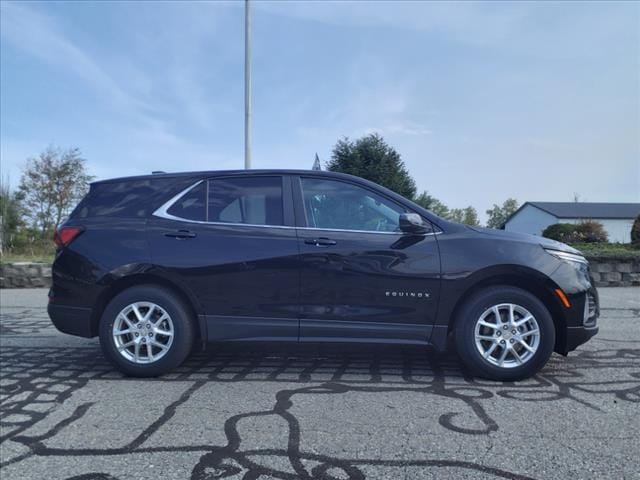 used 2023 Chevrolet Equinox car, priced at $22,555