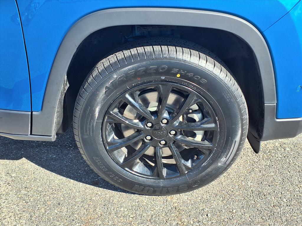 used 2023 Jeep Cherokee car, priced at $24,995