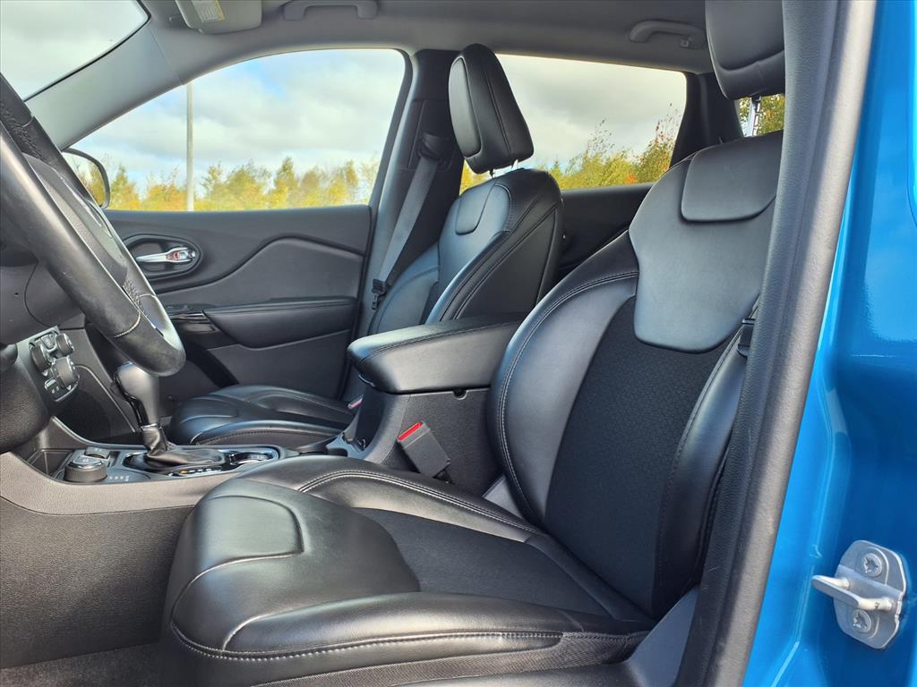 used 2020 Jeep Cherokee car, priced at $23,995