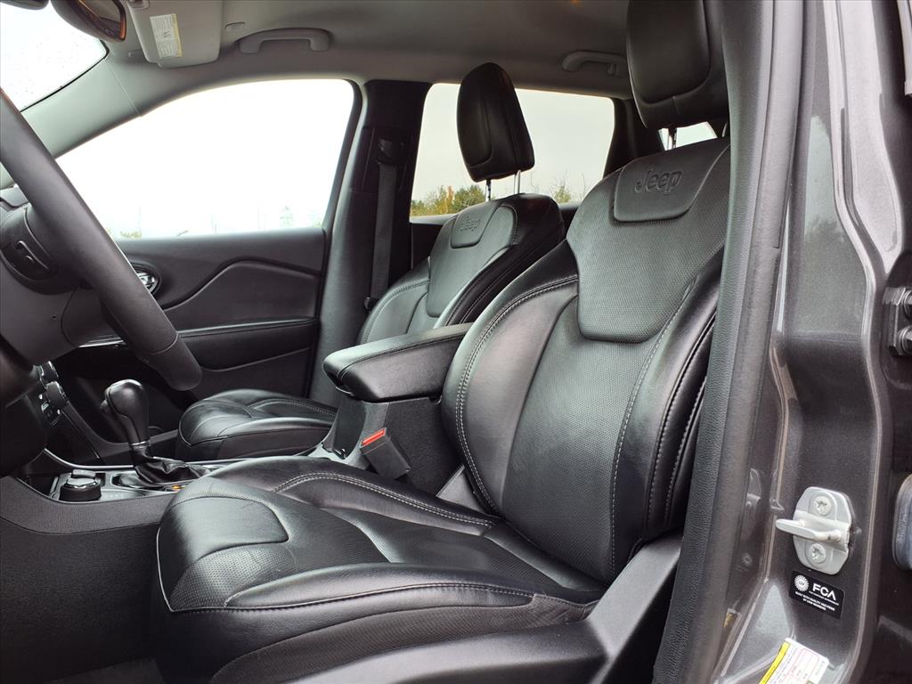 used 2023 Jeep Cherokee car, priced at $25,995