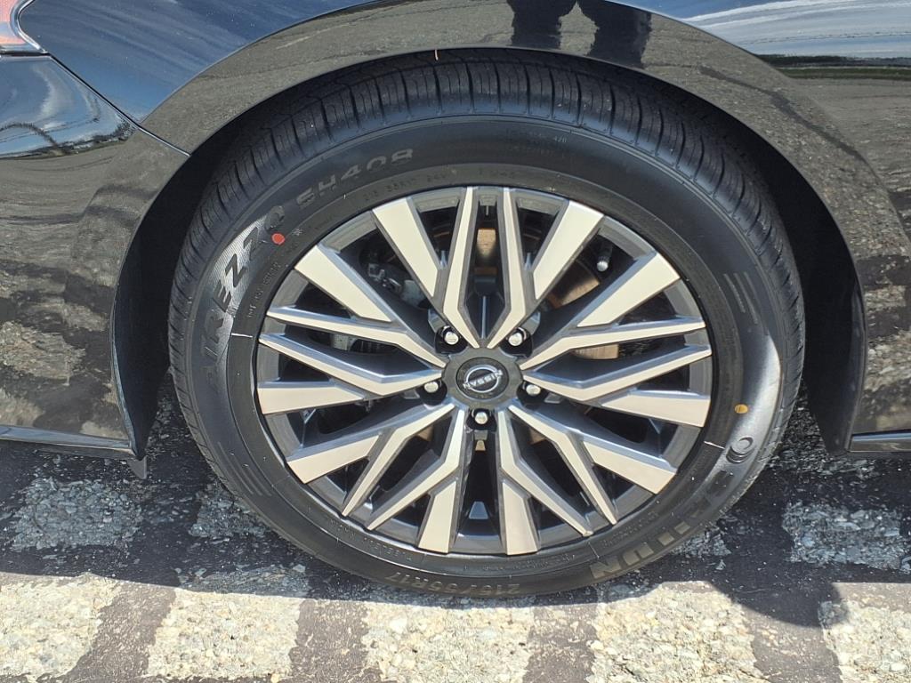 used 2023 Nissan Altima car, priced at $21,999