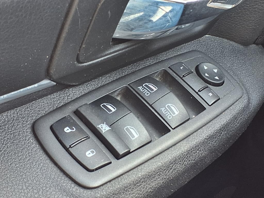 used 2022 Ram 1500 Classic car, priced at $33,999