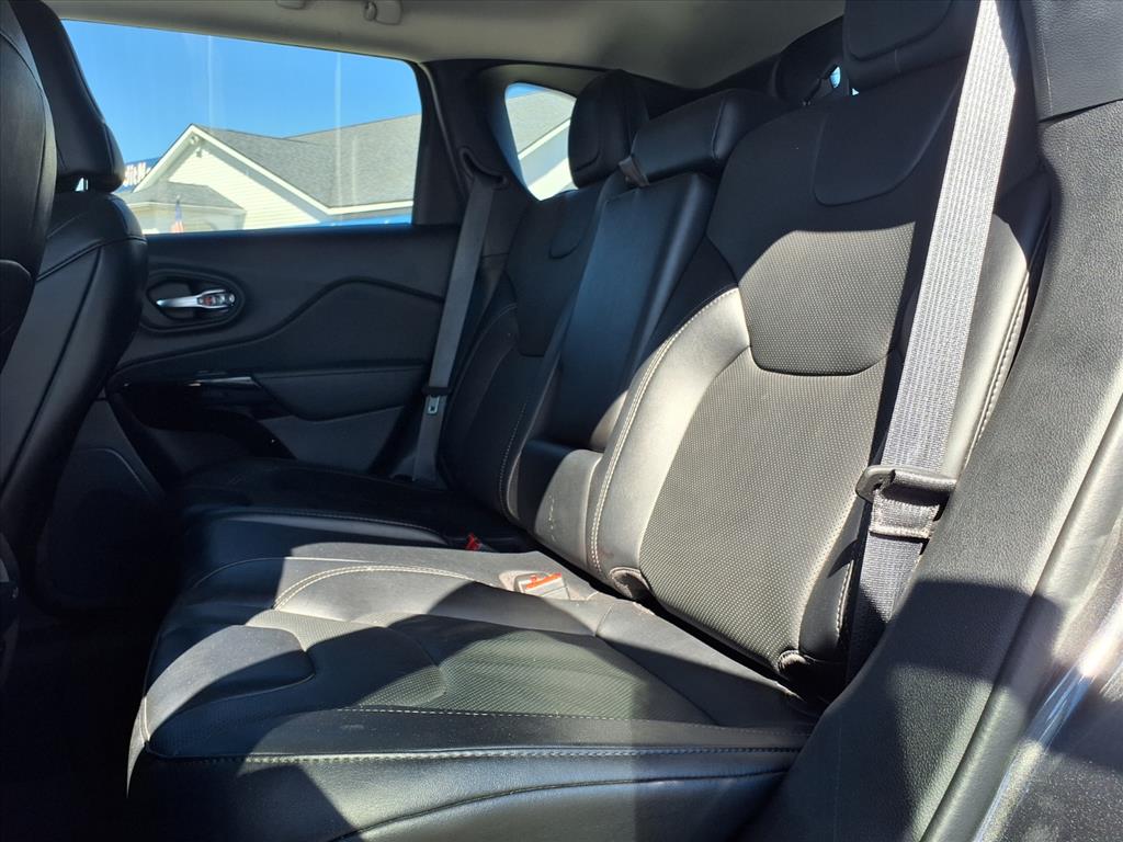 used 2023 Jeep Cherokee car, priced at $25,995