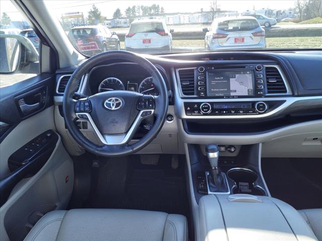 used 2019 Toyota Highlander car, priced at $28,999