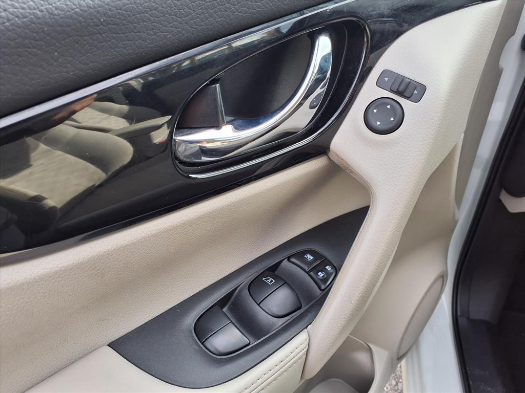 used 2022 Nissan Rogue Sport car, priced at $22,999