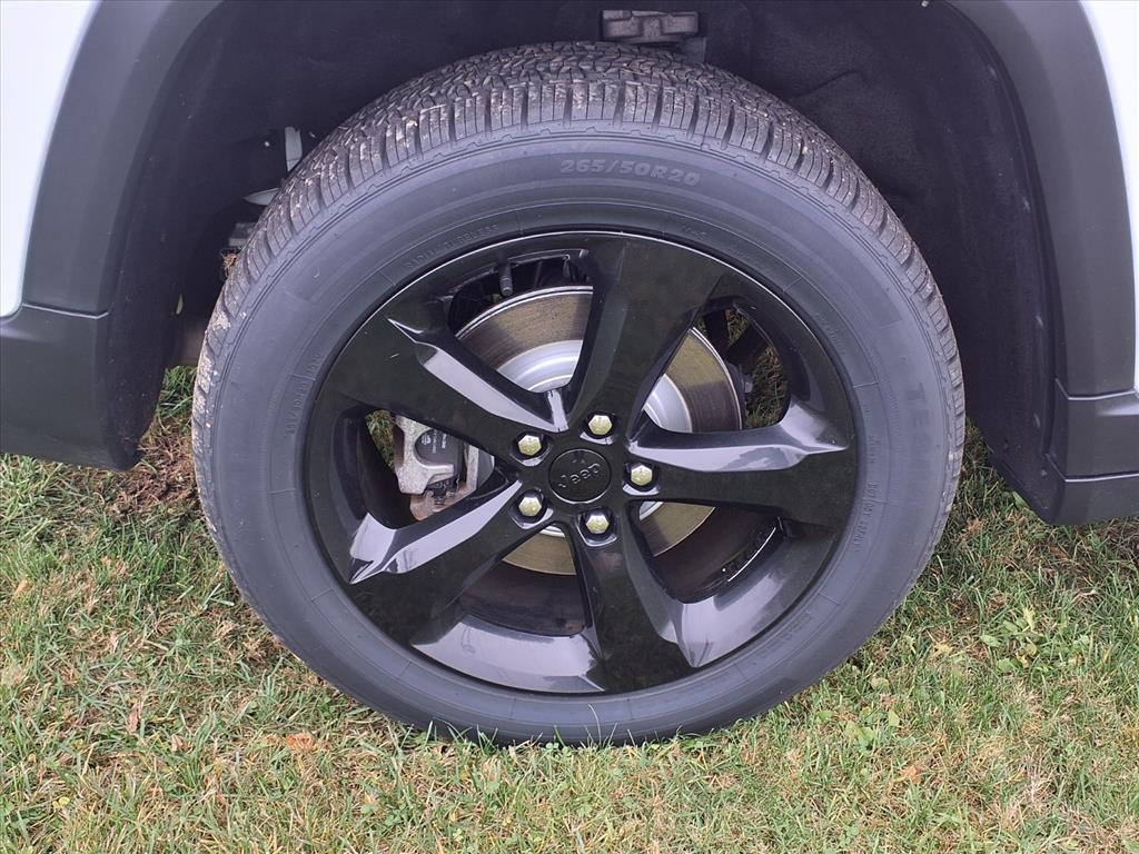 used 2023 Jeep Grand Cherokee L car, priced at $30,999