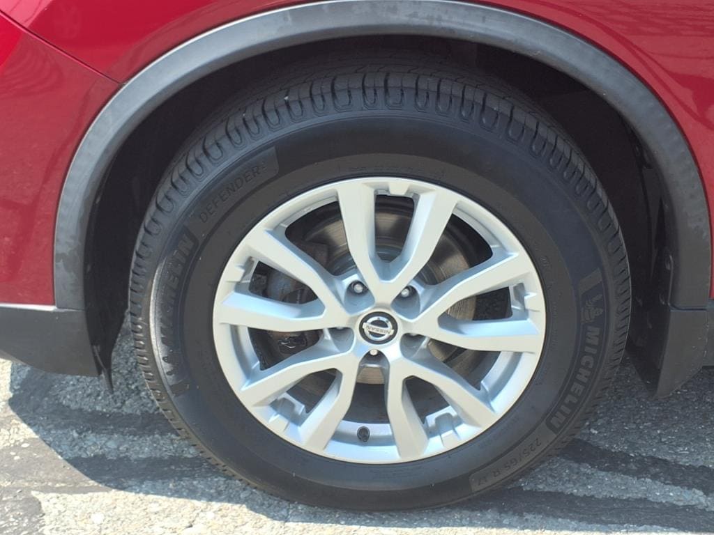 used 2017 Nissan Rogue car, priced at $17,995