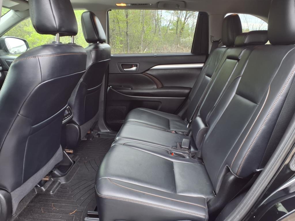 used 2019 Toyota Highlander car, priced at $27,777