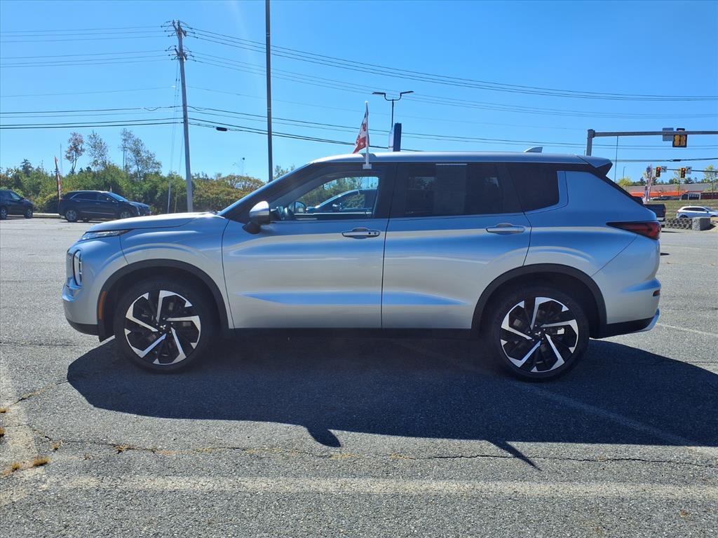used 2024 Mitsubishi Outlander car, priced at $25,555