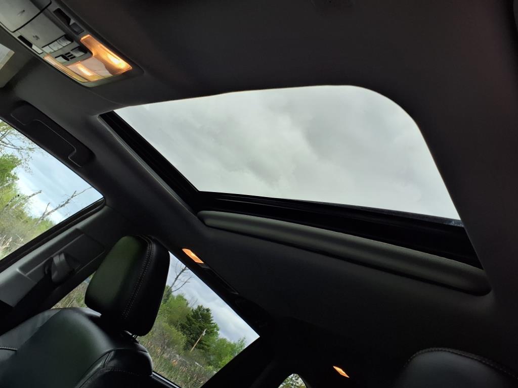 used 2019 Toyota Highlander car, priced at $27,777