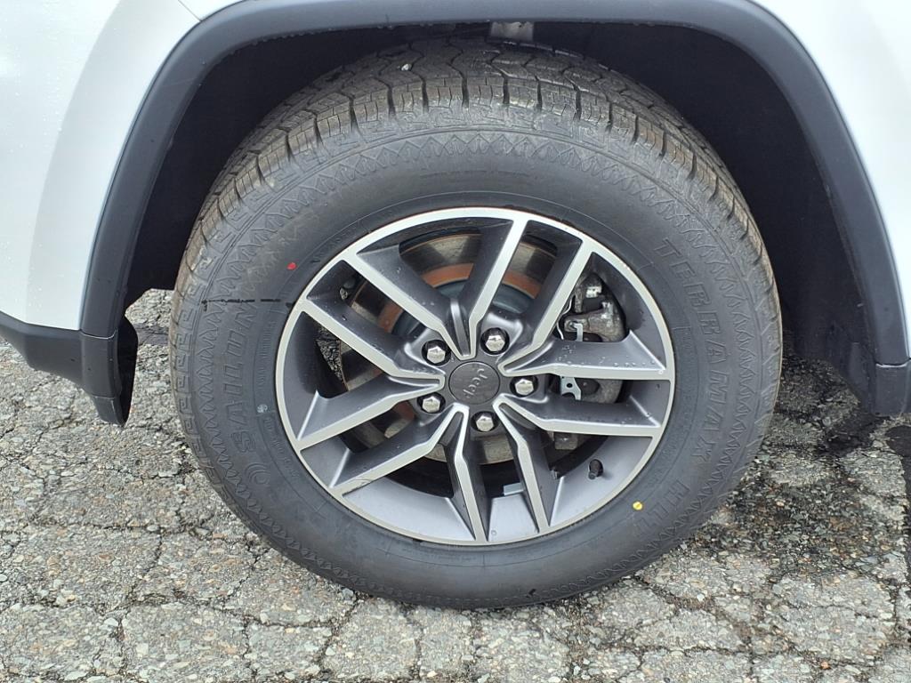 used 2021 Jeep Grand Cherokee car, priced at $29,995