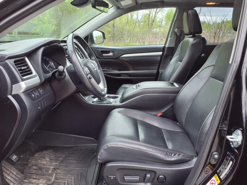 used 2019 Toyota Highlander car, priced at $27,777