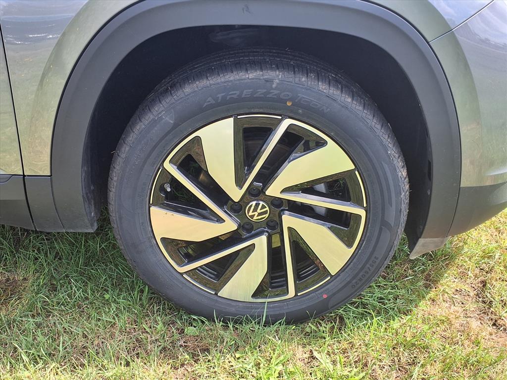 used 2024 Volkswagen Atlas car, priced at $31,999