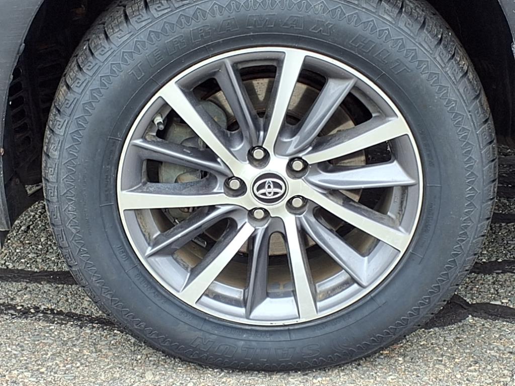 used 2019 Toyota Highlander car, priced at $27,777