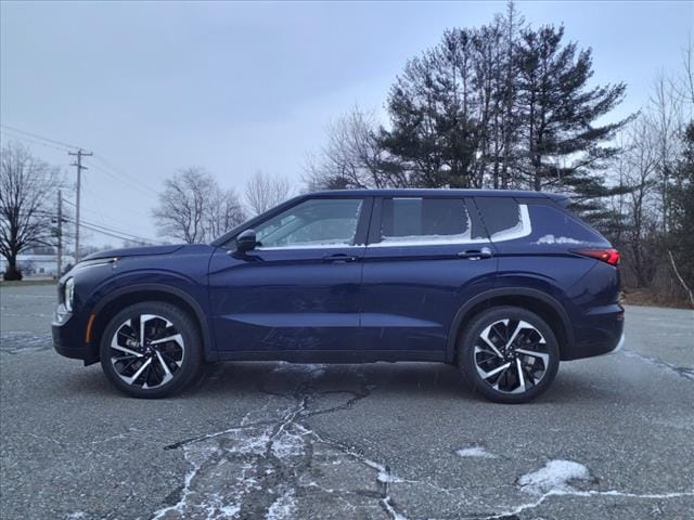 used 2023 Mitsubishi Outlander car, priced at $25,555