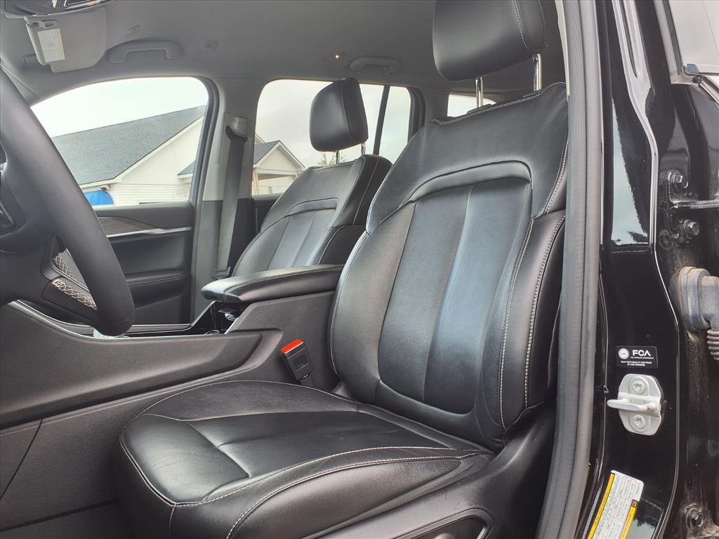 used 2023 Jeep Grand Cherokee car, priced at $32,995