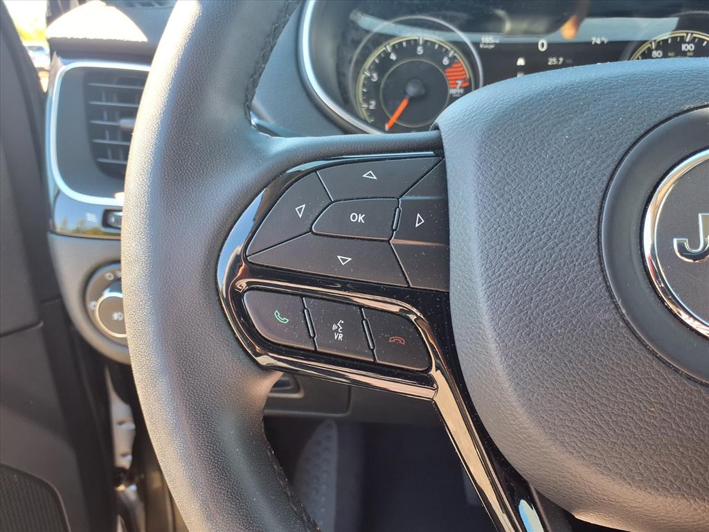 used 2023 Jeep Cherokee car, priced at $25,995