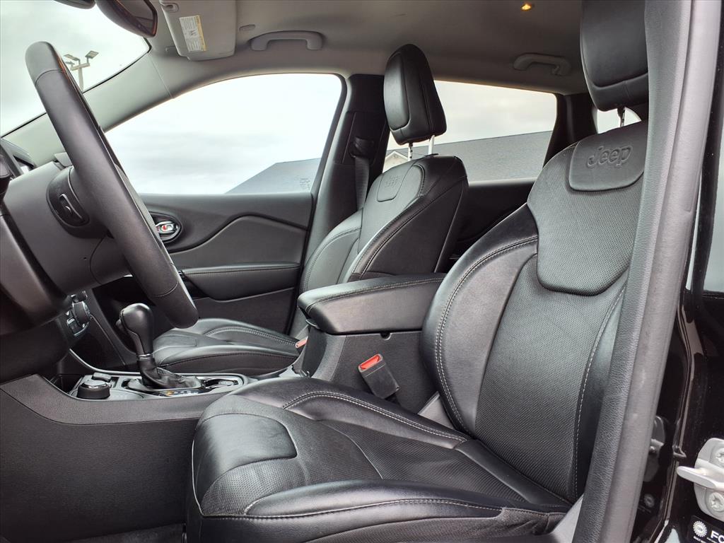 used 2023 Jeep Cherokee car, priced at $25,995