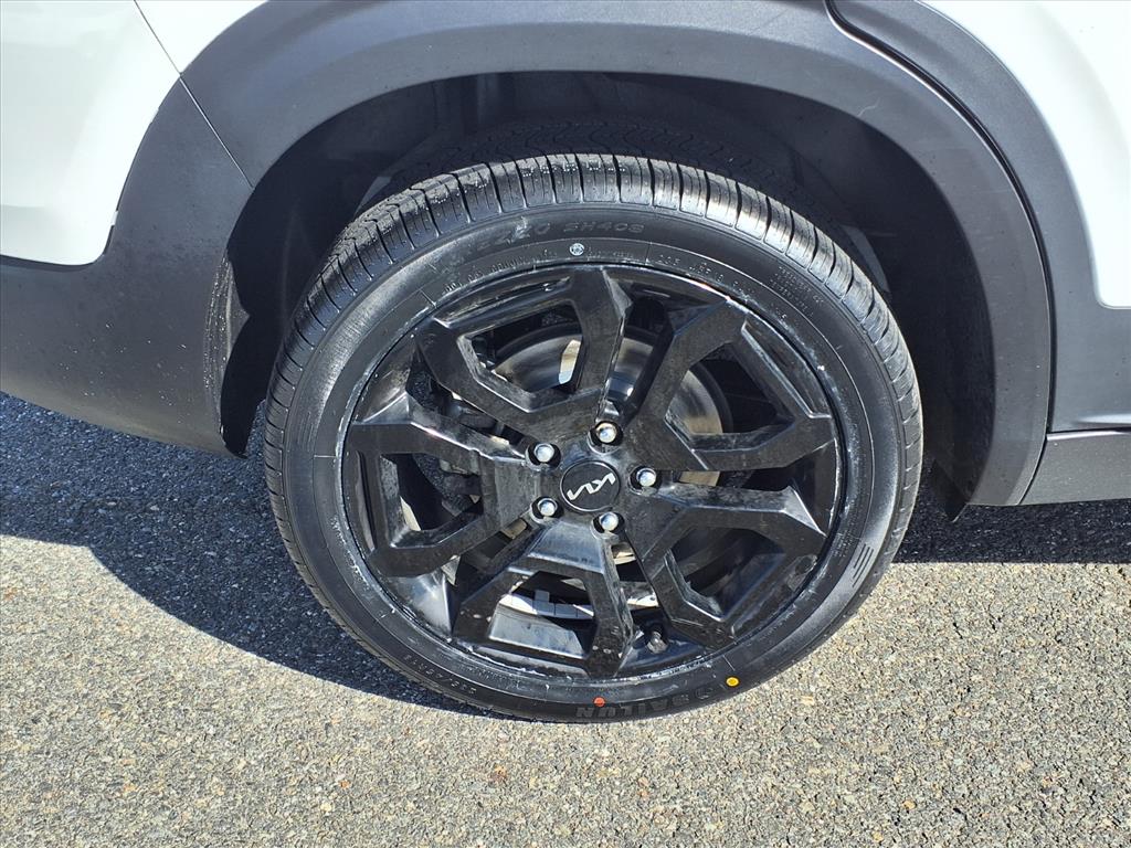 used 2024 Kia Seltos car, priced at $25,555