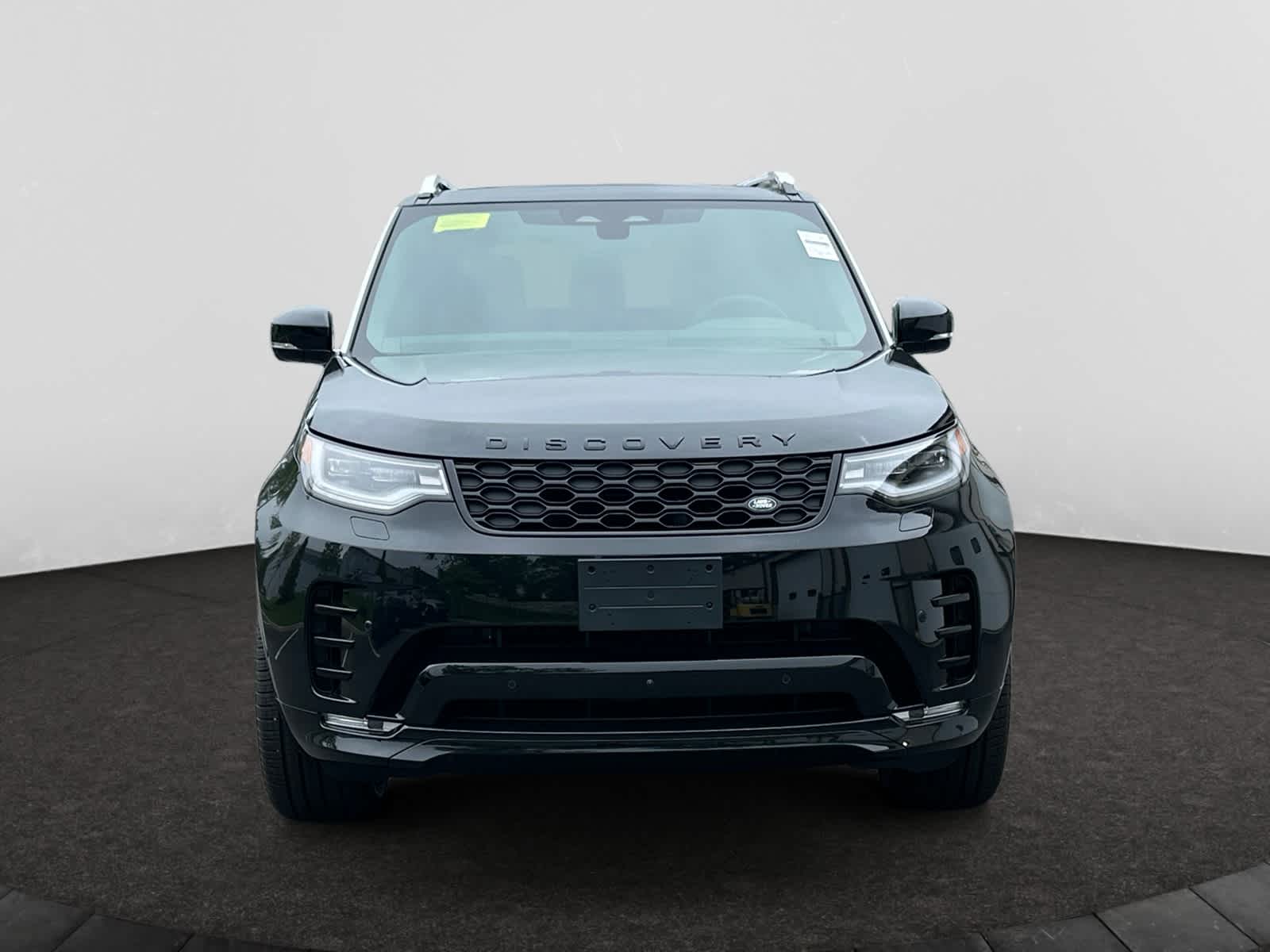 new 2025 Land Rover Discovery car, priced at $80,643