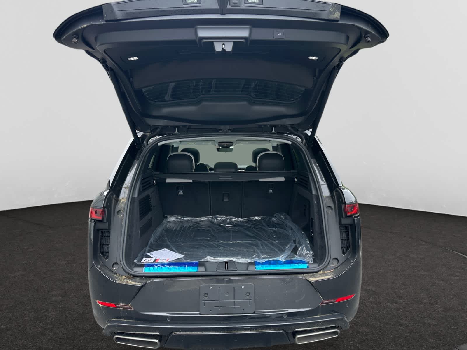 new 2025 Land Rover Range Rover Sport car, priced at $109,315