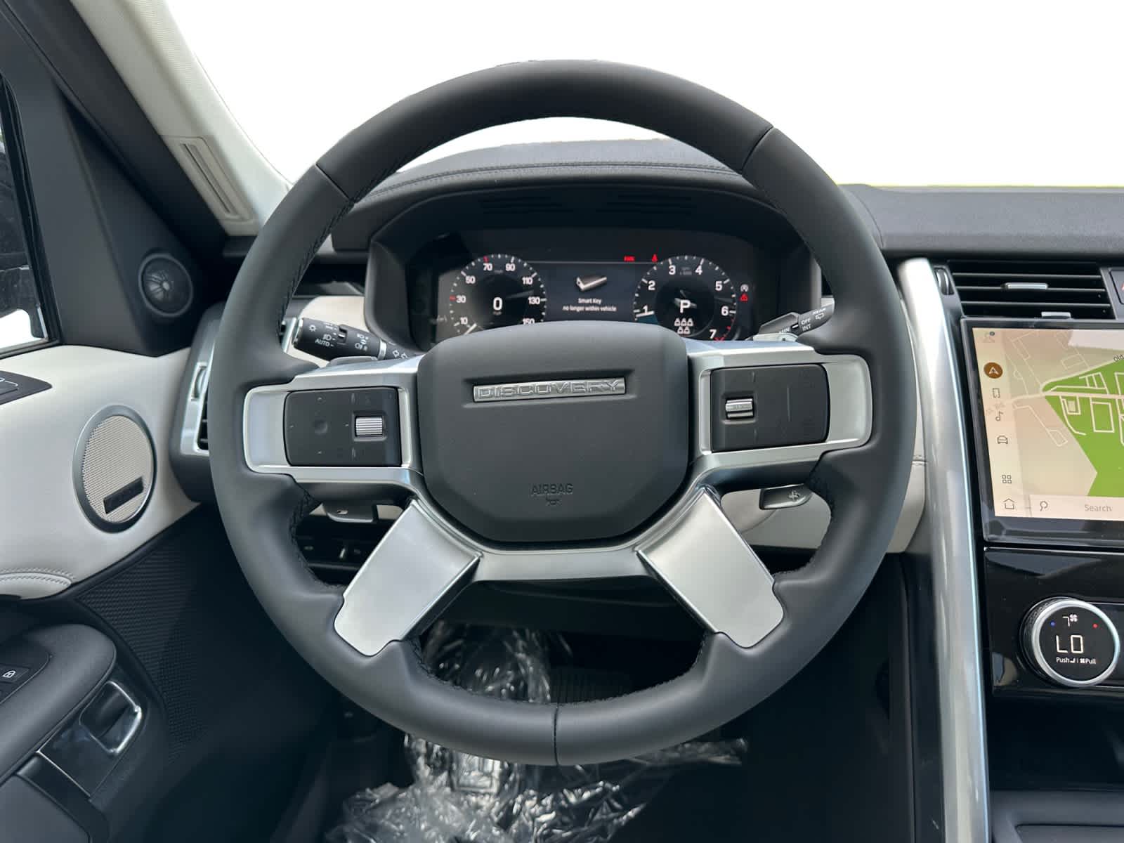 new 2025 Land Rover Discovery car, priced at $69,378