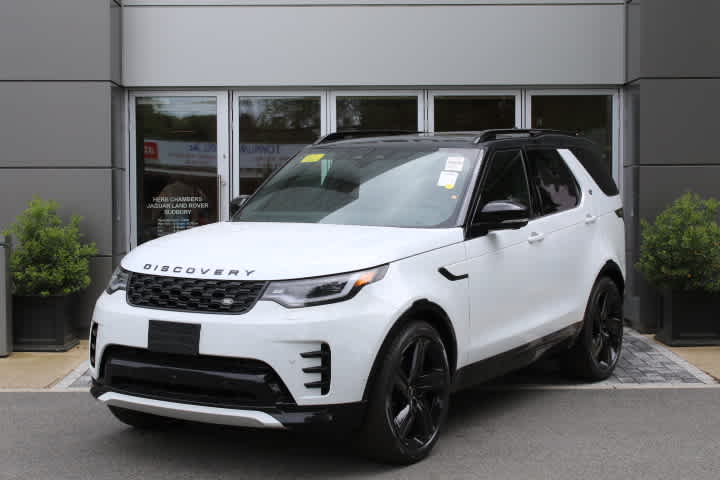 new 2024 Land Rover Discovery car, priced at $77,608