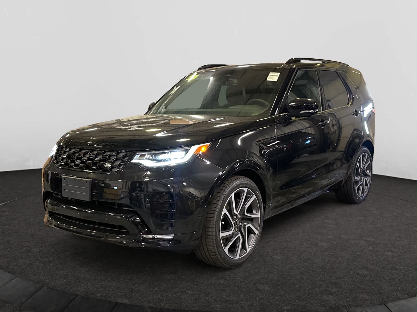 new 2025 Land Rover Discovery car, priced at $82,088