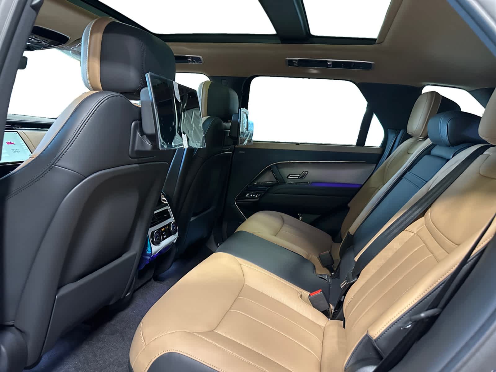 new 2025 Land Rover Range Rover Sport car, priced at $134,585
