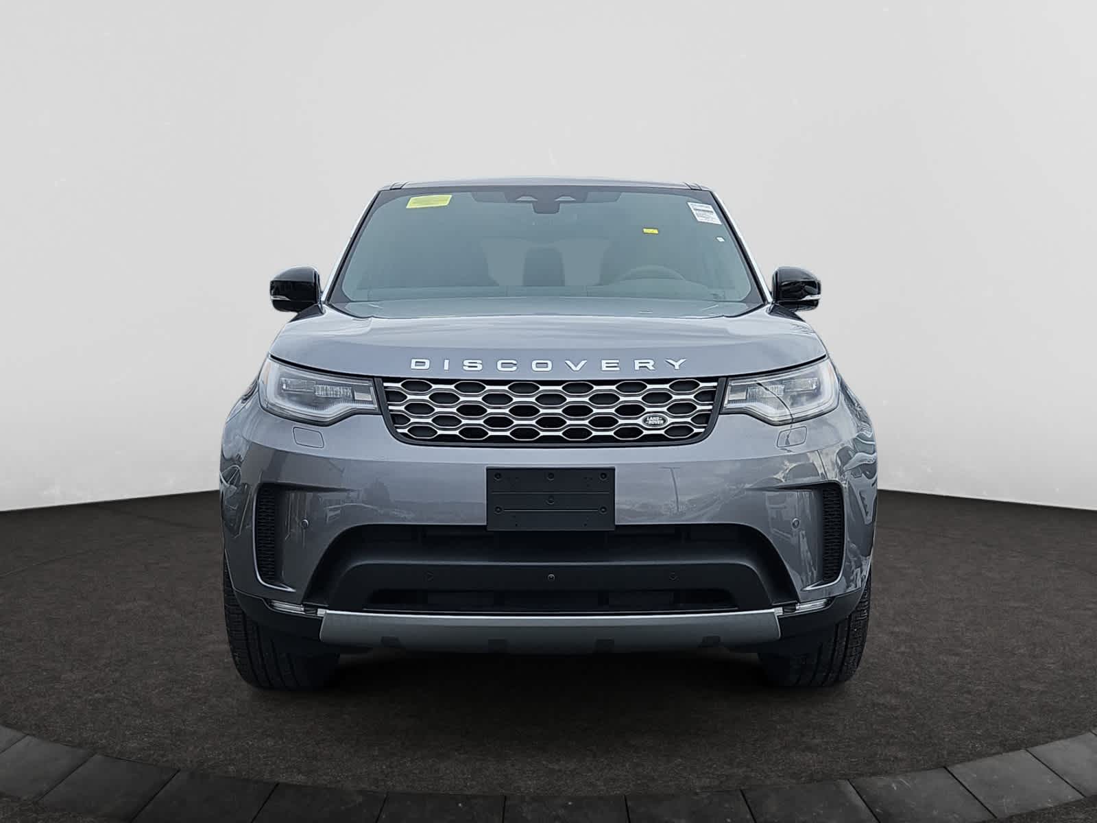 new 2025 Land Rover Discovery car, priced at $63,578