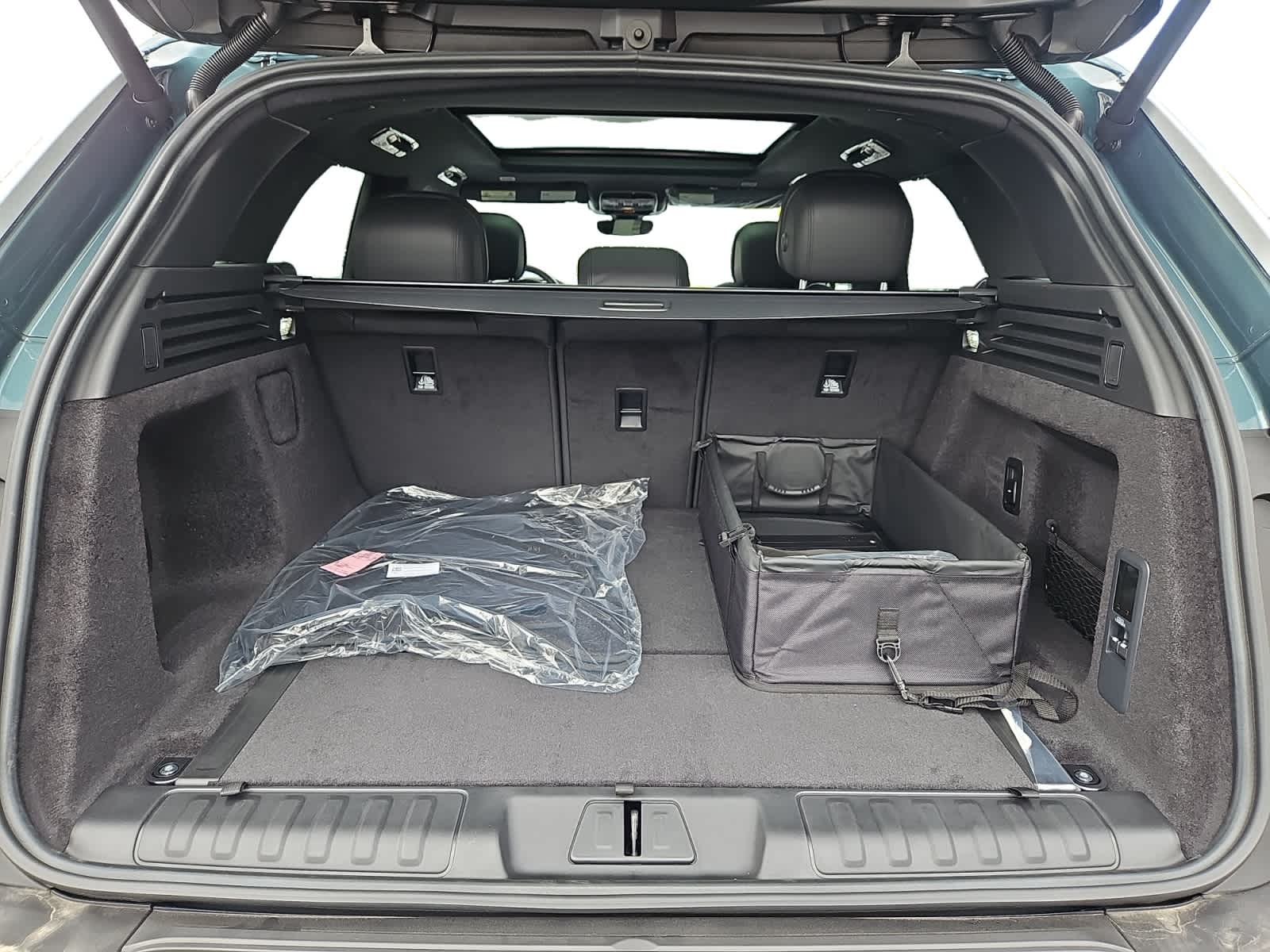 new 2025 Land Rover Range Rover Sport car, priced at $89,010